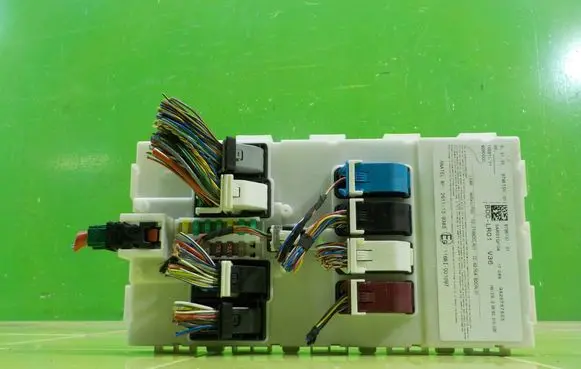 BMW 2 F45 Fuse box set 8796101 BEZPIECZNIKOW