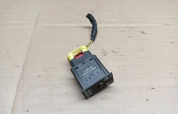 Volkswagen PASSAT B8 Passenger airbag on/off switch 5Q0919237 B70617