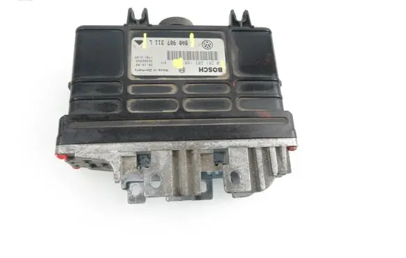 Volkswagen PASSAT B4 Engine control unit/module 8A0907311L 0261203188
