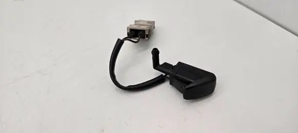 BMW 3 E36 Windshield washer spray nozzle 8350356