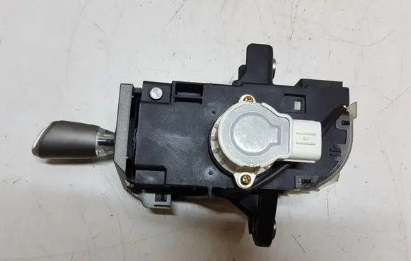 Toyota Prius (XW20) Gear shifter/selector 8945147030 1923002020