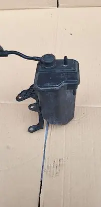 Active carbon filter fuel vapour canister