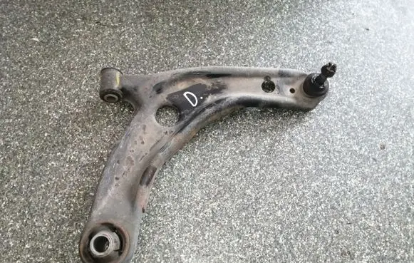 Toyota Yaris Front lower control arm/wishbone
