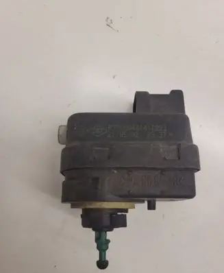 Renault Laguna II Headlight level adjustment motor 7700840141