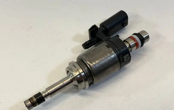 Audi A3 S3 8V Fuel injector 04E906036AD