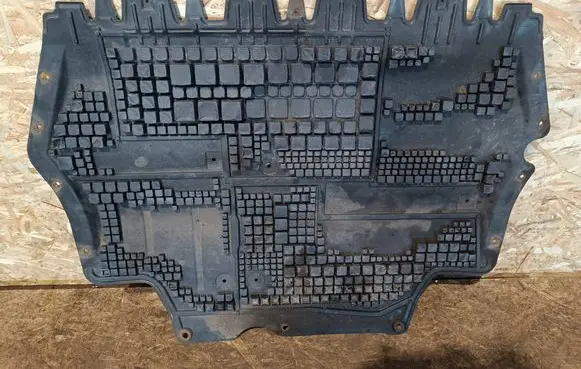 Volkswagen Jetta VI Engine splash shield/under tray 5C0825237B 5C0825237