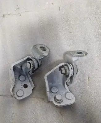 Ford Explorer VI Rear door hinge set 