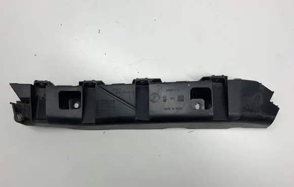 Seat Altea XL Rear bumper mounting bracket 5P8807375