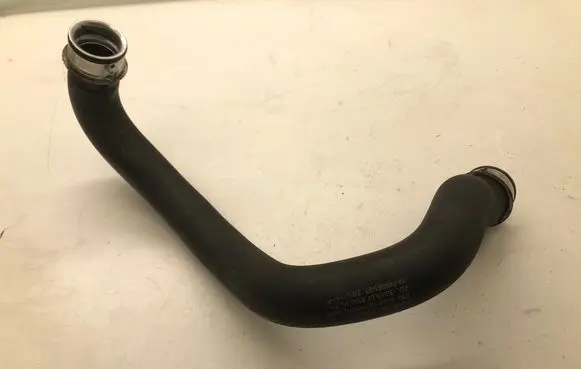 Mercedes-Benz E W212 Engine coolant pipe/hose A2045012982