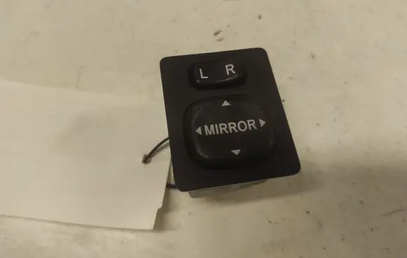 Toyota Avensis Verso Wing mirror switch 769746 183574