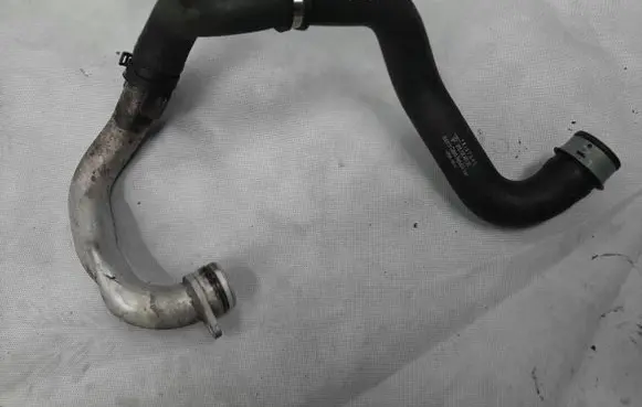 Intercooler hose/pipe