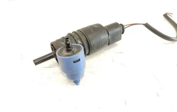 Volkswagen PASSAT B5 Windscreen/windshield washer pump 26259 1J0973722 20170304