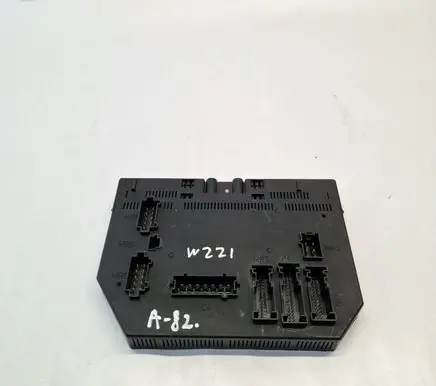 Mercedes-Benz S W221 Fuse box set A2219002900