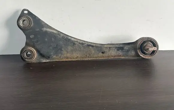 Toyota Avensis T270 Rear upper control arm/wishbone