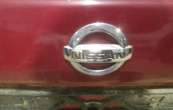 Nissan X-Trail T30 Manufacturer badge logo/emblem 