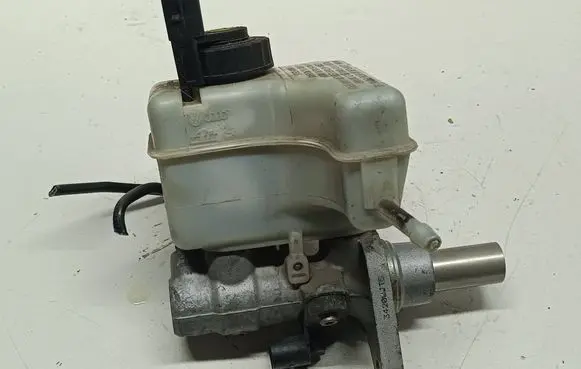 Volkswagen Tiguan Master brake cylinder