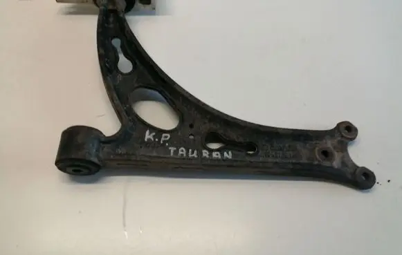 Volkswagen Touran I Front lower control arm/wishbone 1K0407153G X70L21