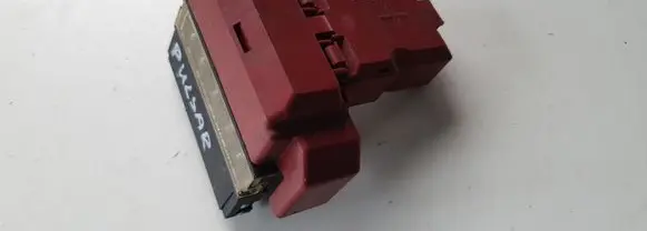 Nissan Pulsar Battery charger (optional) 
