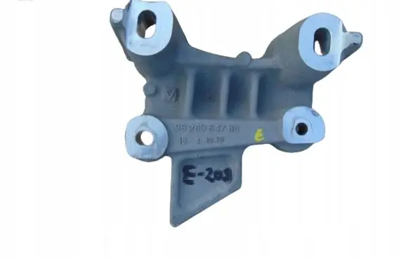 Peugeot 208 Engine mounting bracket 9826364780