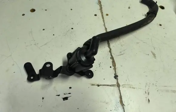 Volkswagen Transporter - Caravelle T5 Electric auxiliary coolant/water pump 7017132B0