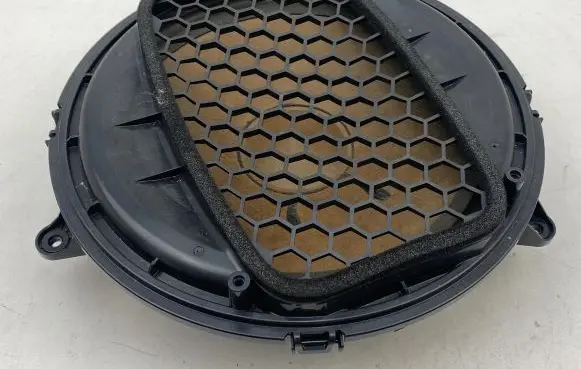 Audi A3 S3 8V Subwoofer speaker 8V0035412