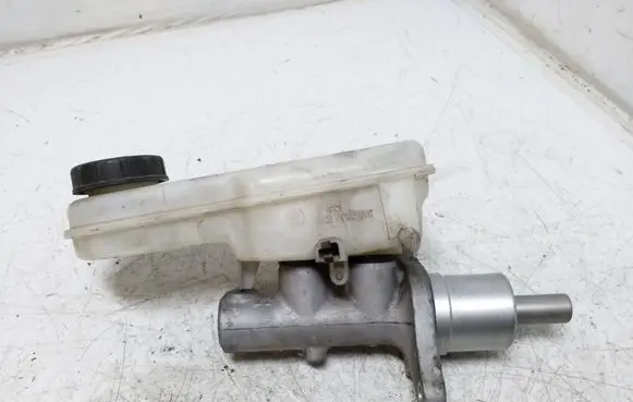 Mitsubishi Colt Master brake cylinder 32067272D