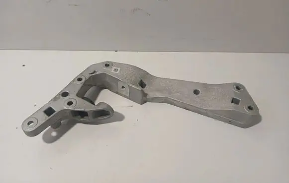 BMW 5 G30 G31 G38 Gearbox mounting bracket 9485312 6861583