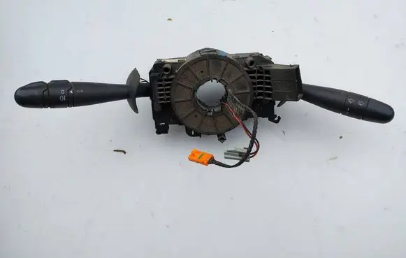 Opel Vivaro Wiper control stalk 8200070265