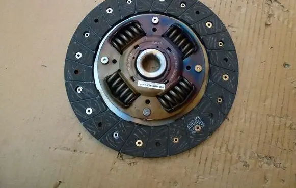 Mitsubishi Galant IX Clutch pressure plate 1878600808