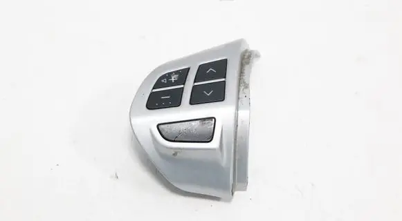 Steering wheel buttons/switches