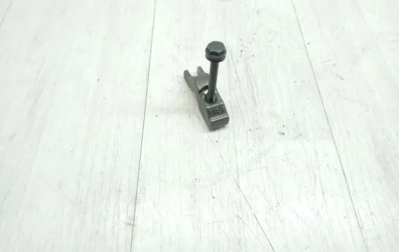 Opel Astra J Fuel Injector clamp holder 