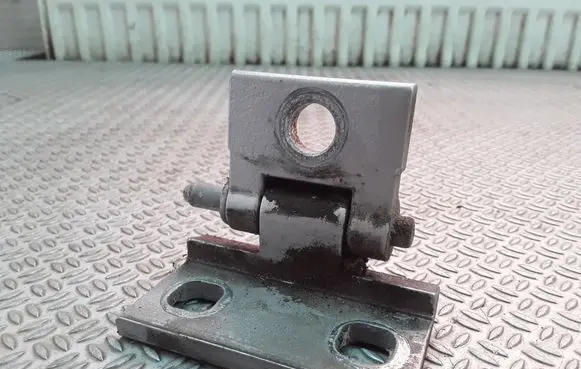 Volvo V70 Rear door upper hinge