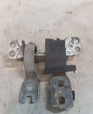 BMW 5 E39 Tailgate/trunk/boot hinge