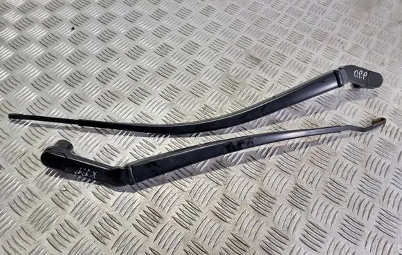 Mazda 6 Front wiper blade arm 8356 8358