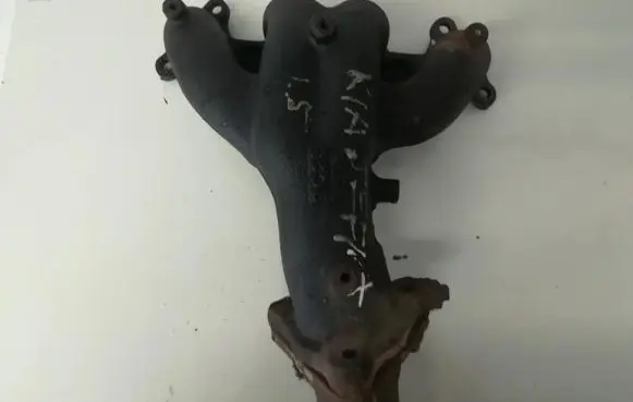 KIA Sephia Exhaust manifold