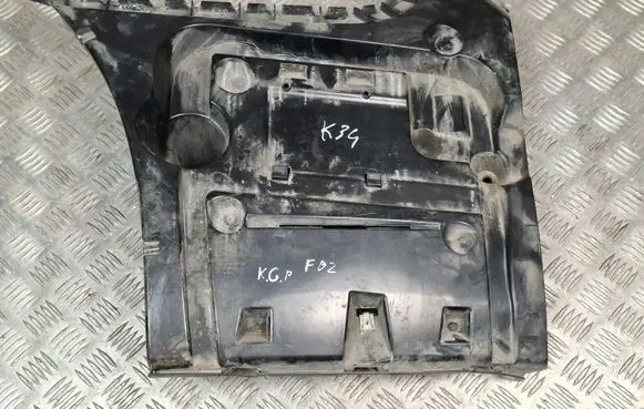 Rear bumper mounting bracket