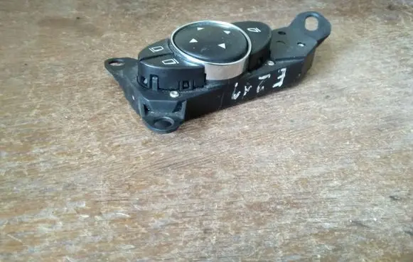 Mercedes-Benz E W211 Wing mirror switch 2118216079