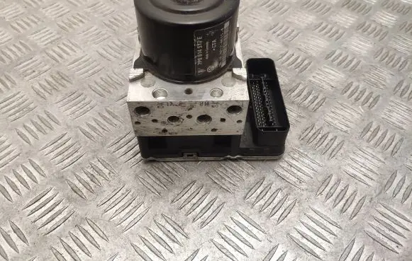 Porsche Cayenne (92A) ABS Pump 7P0614517E 7P0907379E