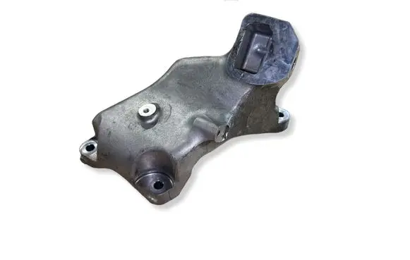 Mercedes-Benz CLS C257 Engine mounting bracket A1772230104