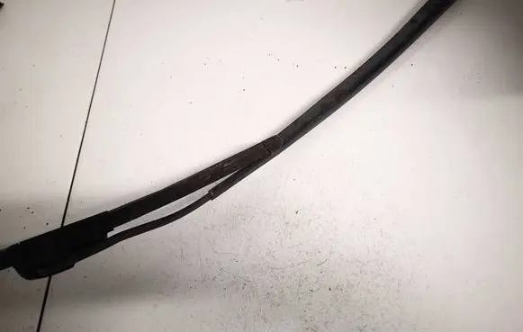 Toyota RAV 4 (XA30) Front wiper blade arm