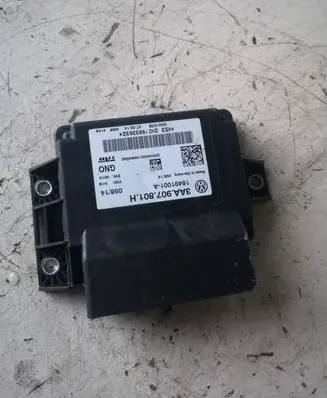 Volkswagen PASSAT B7 Hand brake control module 3AA907801H