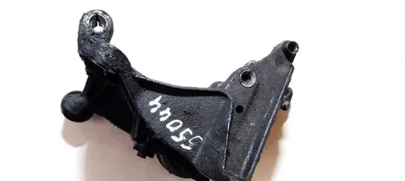 Citroen Berlingo Engine mounting bracket