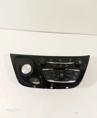 Chrysler Pacifica Climate control unit P6EV471X8AB T347810066 101946413