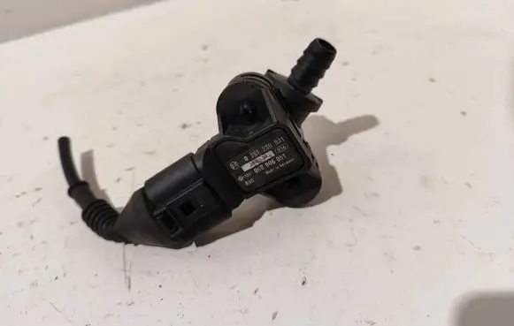 Audi A4 S4 B7 8E 8H Air pressure sensor 0261230031 06B906051 38013A