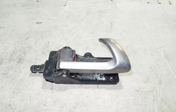 Hyundai Santa Fe Front door interior handle 82623CM000