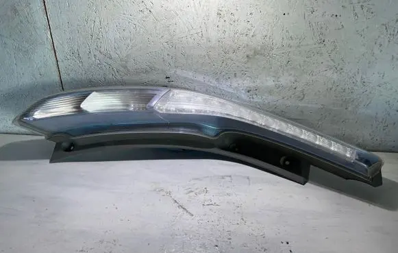 Nissan Leaf I (ZE0) Headlight/headlamp