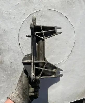Renault Kadjar Gearbox mounting bracket 112221641R