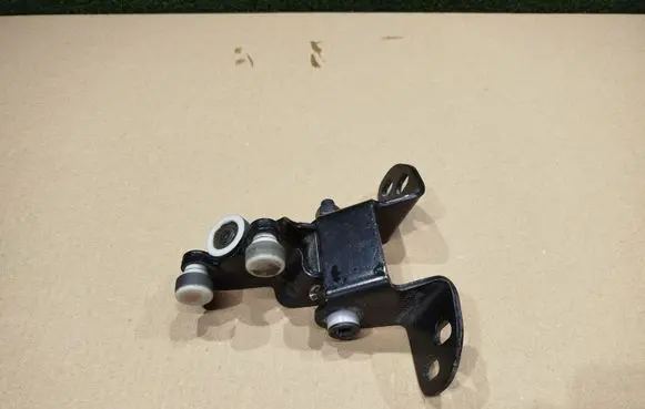 Man TGE 1gen Sliding door upper roller guide/hinge 7C0843304