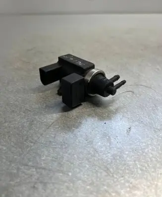 Audi A4 S4 B6 8E 8H Turbo solenoid valve 8L0906628A