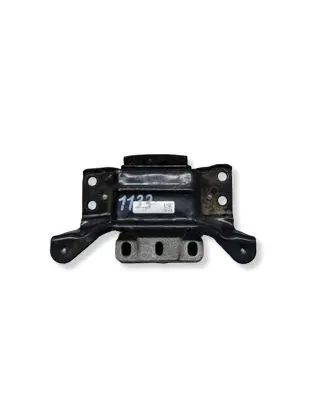 Volkswagen PASSAT B8 Engine mount bracket 5Q0199555R XA4AVY17270TYA